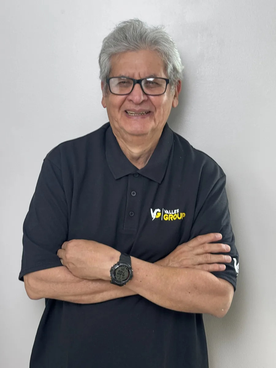 Ely Contreras — Instructor